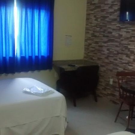 Hotel Dois Candangos Núcleo Bandeirante Szoba fotó